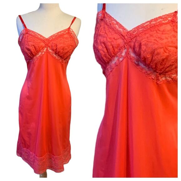 Vintage 1960s Henson Kickernick Pink Red Nightgown Slip with Chantilly Lace - M - Picture 1 of 8